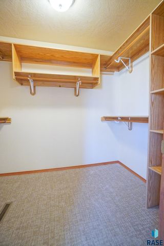 4912 S Kalen Pl Place, Sioux Falls, SD 57108