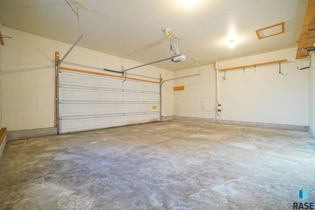 4912 S Kalen Pl Place, Sioux Falls, SD 57108