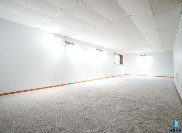 4912 S Kalen Pl Place, Sioux Falls, SD 57108