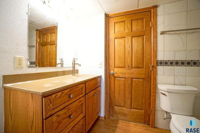 4912 S Kalen Pl Place, Sioux Falls, SD 57108