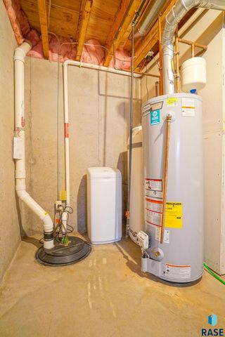 4912 S Kalen Pl Place, Sioux Falls, SD 57108