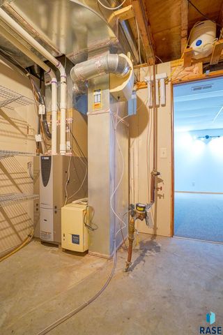 4912 S Kalen Pl Place, Sioux Falls, SD 57108