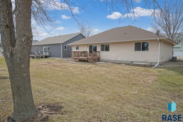 4912 S Kalen Pl Place, Sioux Falls, SD 57108