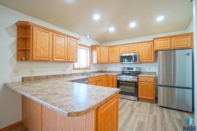 4912 S Kalen Pl Place, Sioux Falls, SD 57108