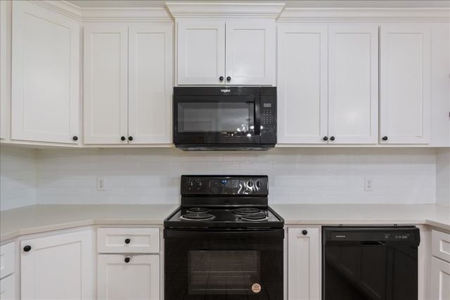 1004 Tillamook Street, Hewitt, TX 76643