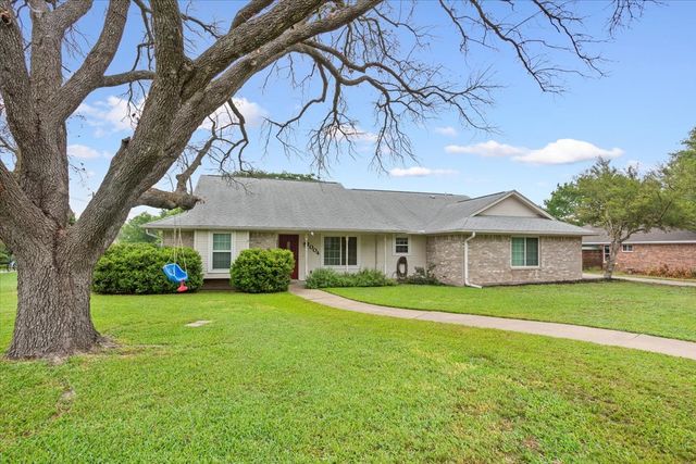 1004 Tillamook Street, Hewitt, TX 76643