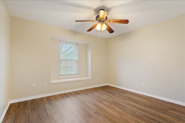 1004 Tillamook Street, Hewitt, TX 76643