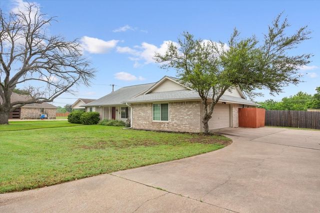 1004 Tillamook Street, Hewitt, TX 76643
