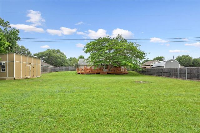 1004 Tillamook Street, Hewitt, TX 76643