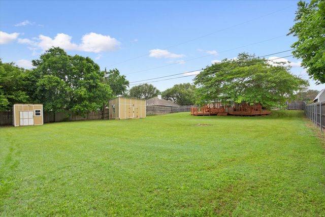 1004 Tillamook Street, Hewitt, TX 76643
