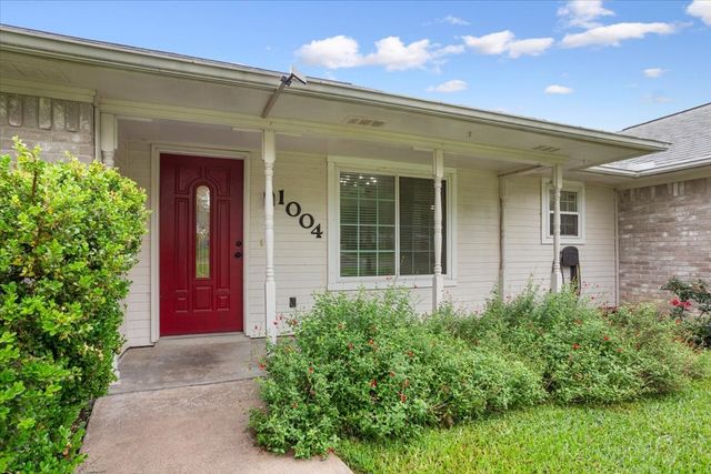 1004 Tillamook Street, Hewitt, TX 76643
