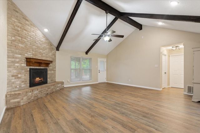 1004 Tillamook Street, Hewitt, TX 76643
