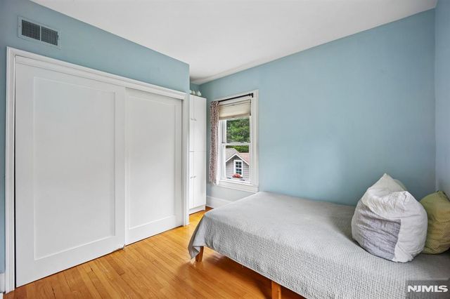 5 Ferguson Place, Glen Rock, NJ 07452