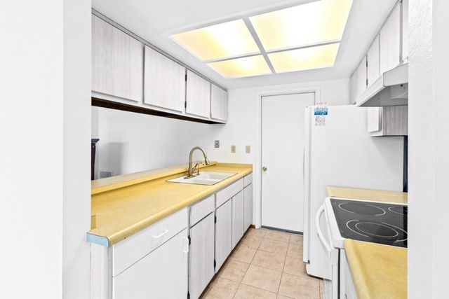 967 Hilby Avenue C, Seaside, CA 93955