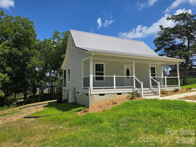 202 W Roswell Street, Troy, NC 27371