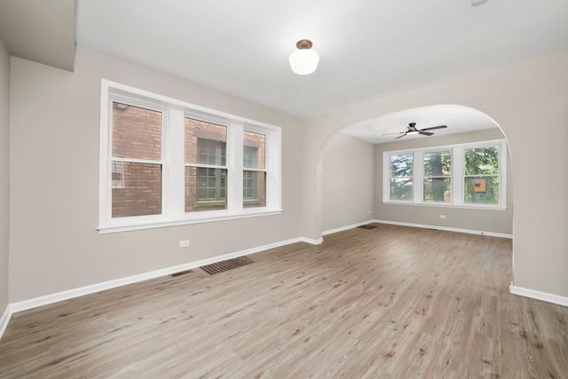 3229 Maple Avenue, Brookfield, IL 60513