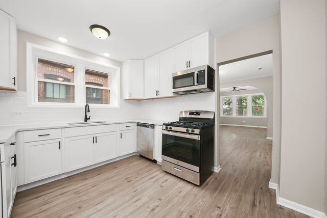 3229 Maple Avenue, Brookfield, IL 60513