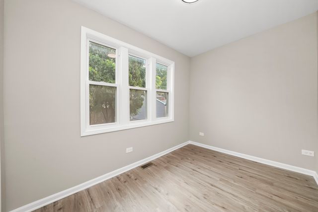 3229 Maple Avenue, Brookfield, IL 60513