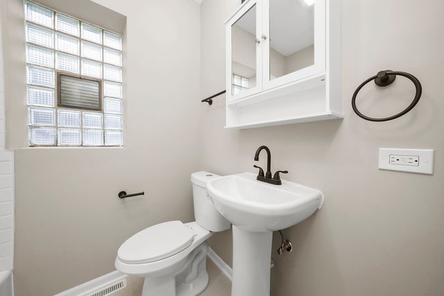 3229 Maple Avenue, Brookfield, IL 60513