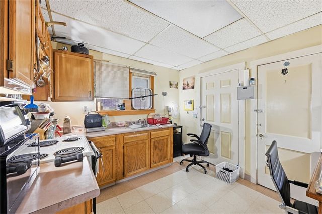 588 East End Ave, Point Breeze, PA 15221