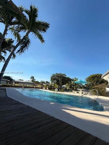 411 SE 6th Ave, Pompano Beach, FL 33060