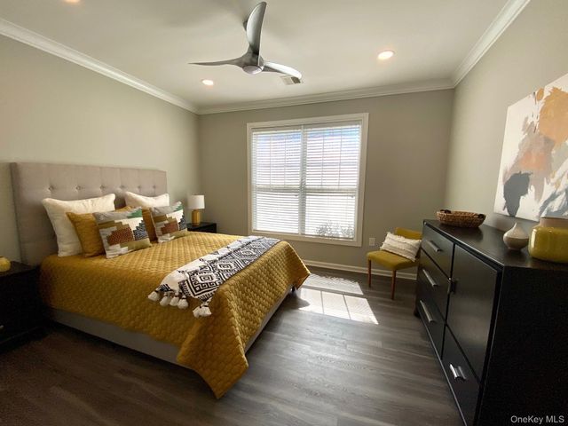 1 Charles Pond Drive 9-911, Coram, NY 11727