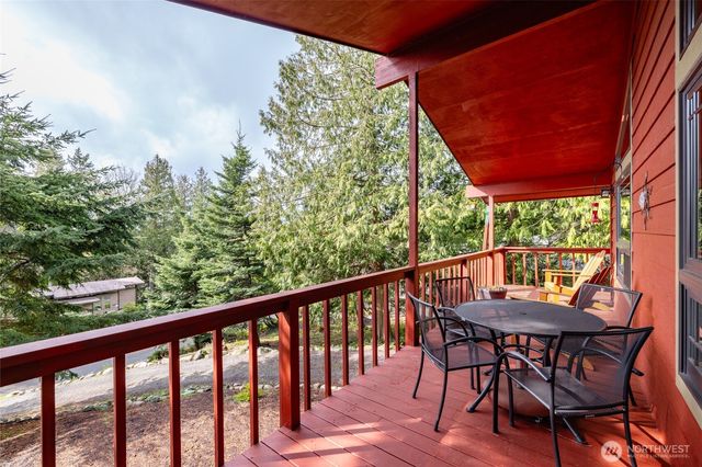 709 Shelter Bay Drive, La Conner, WA 98257