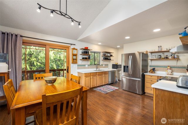 709 Shelter Bay Drive, La Conner, WA 98257