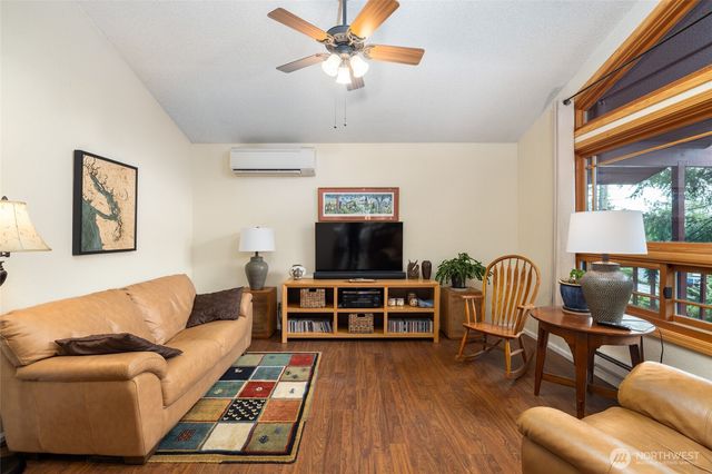 709 Shelter Bay Drive, La Conner, WA 98257