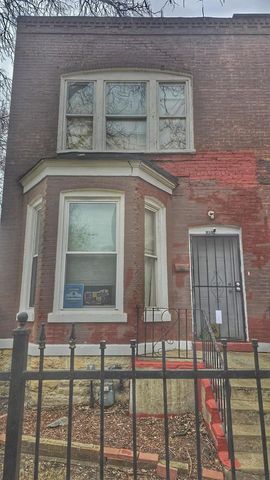 8101 S Muskegon Avenue, Chicago, IL 60617