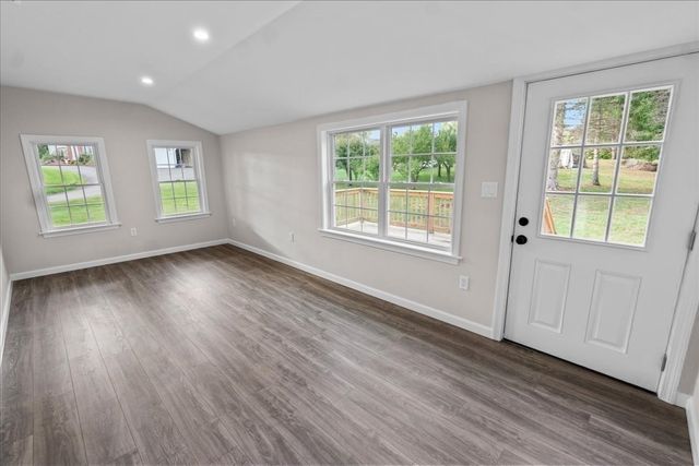 118 Old Groveland Rd, Haverhill, MA 01835