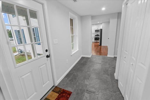 118 Old Groveland Rd, Haverhill, MA 01835