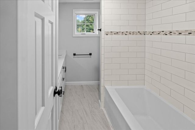 118 Old Groveland Rd, Haverhill, MA 01835