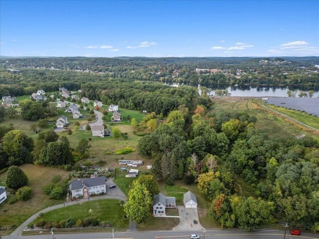 118 Old Groveland Rd, Haverhill, MA 01835
