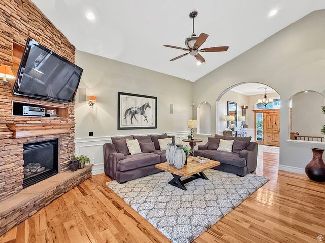 1076 W MOUNTAIN ORCHARD DR, Pleasant View, UT 84414