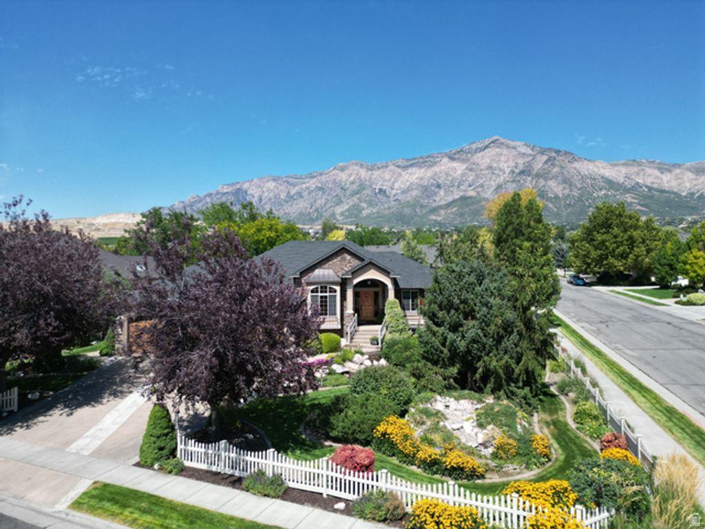 1076 W MOUNTAIN ORCHARD DR, Pleasant View, UT 84414