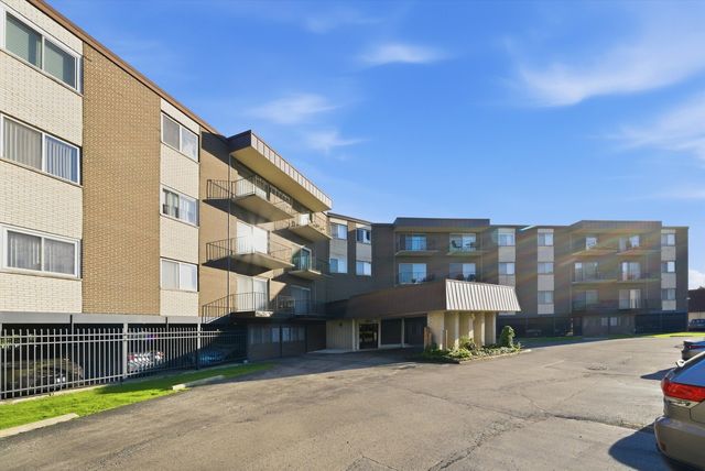 9840 S Pulaski Road 310, Oak Lawn, IL 60453
