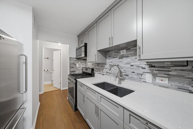 9840 S Pulaski Road 310, Oak Lawn, IL 60453