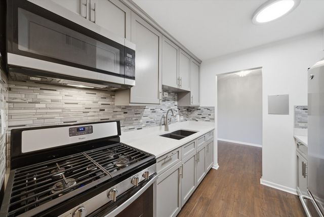 9840 S Pulaski Road 310, Oak Lawn, IL 60453