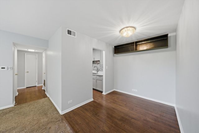 9840 S Pulaski Road 310, Oak Lawn, IL 60453