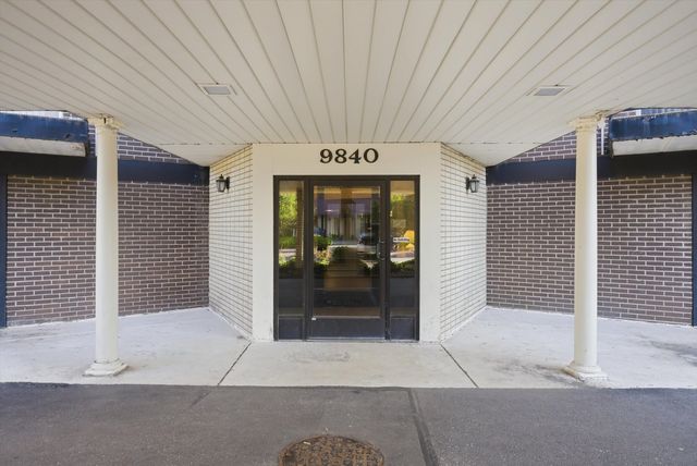 9840 S Pulaski Road 310, Oak Lawn, IL 60453