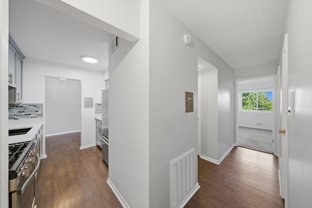 9840 S Pulaski Road 310, Oak Lawn, IL 60453