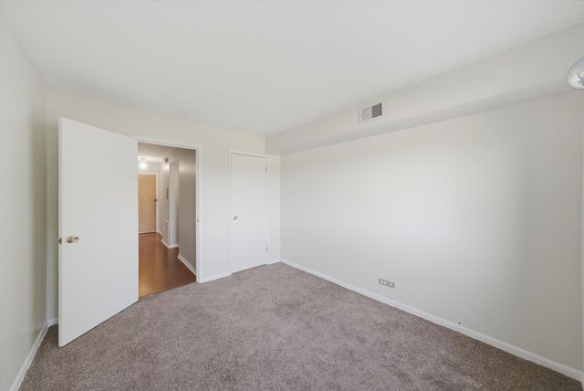 9840 S Pulaski Road 310, Oak Lawn, IL 60453