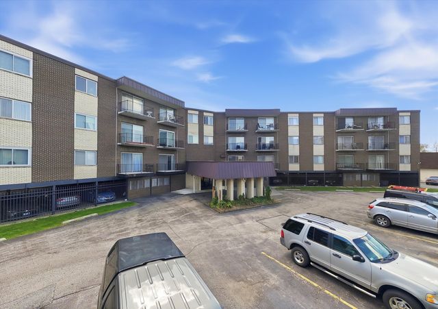 9840 S Pulaski Road 310, Oak Lawn, IL 60453