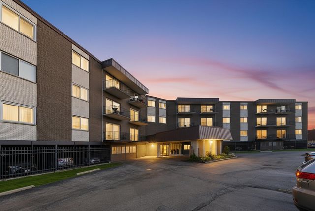 9840 S Pulaski Road 310, Oak Lawn, IL 60453