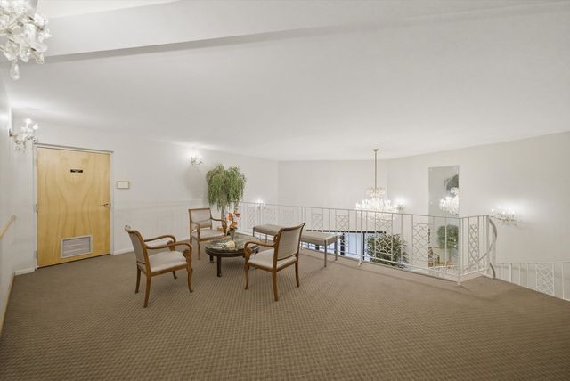 9840 S Pulaski Road 310, Oak Lawn, IL 60453