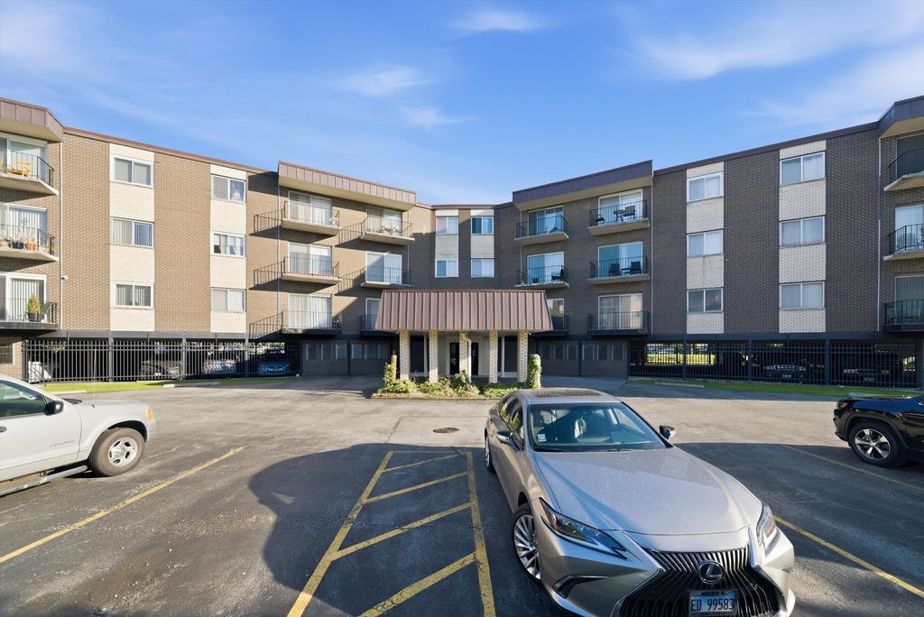 9840 S Pulaski Road 310, Oak Lawn, IL 60453