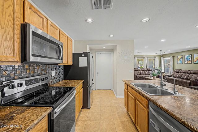 1020 S CHESHIRE Lane, Gilbert, AZ 85296