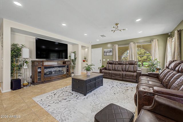 1020 S CHESHIRE Lane, Gilbert, AZ 85296