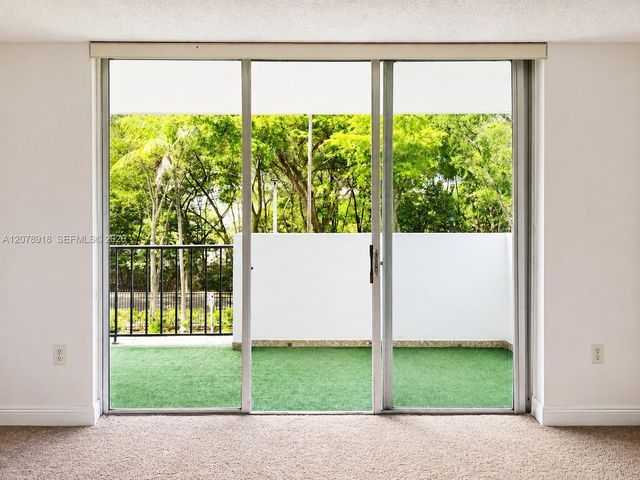 2780 NE 183rd Street 215, Aventura, FL 33160